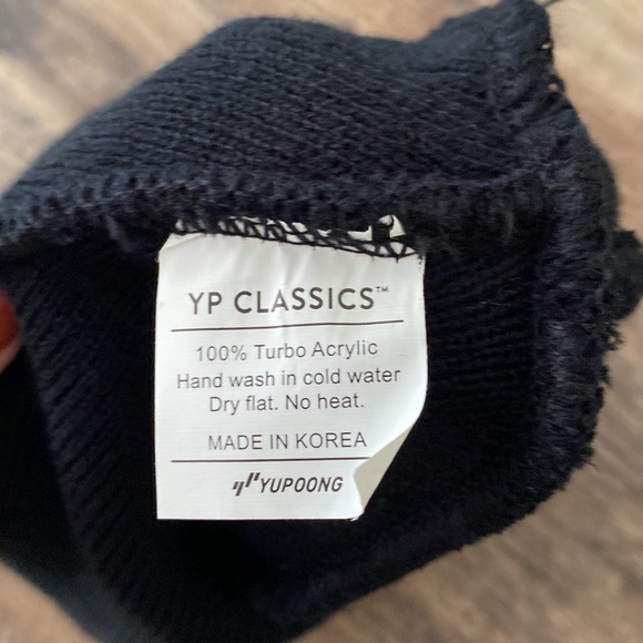 Black and white beanie! 🐝 - Picture 3 of 3